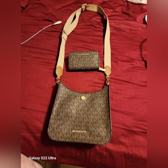 MICHAEL Michael Kors Brown Crossbody Bag - Picture 1 of 6